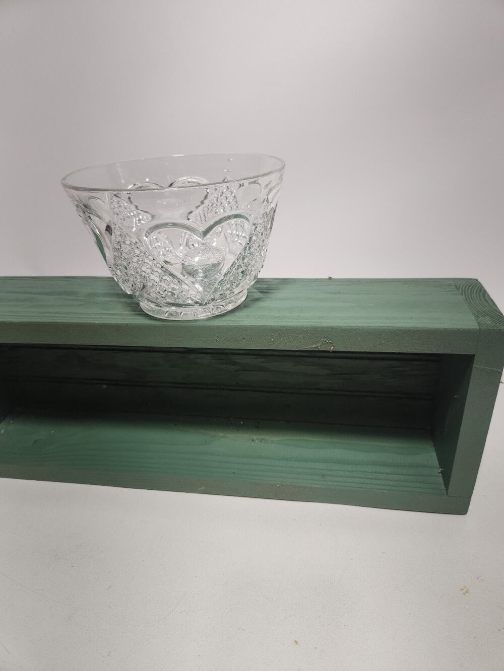 Vintage Clear Pressed Glass Heart & Diamond Pattern Serving Bowl 7" Candy Fruit